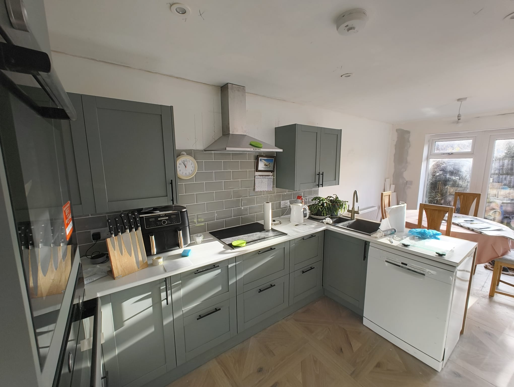 Kitchen fitting work